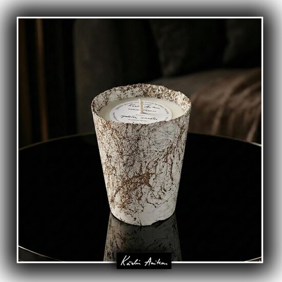 Svece no kolekcijas "Lidojošā krāsa"